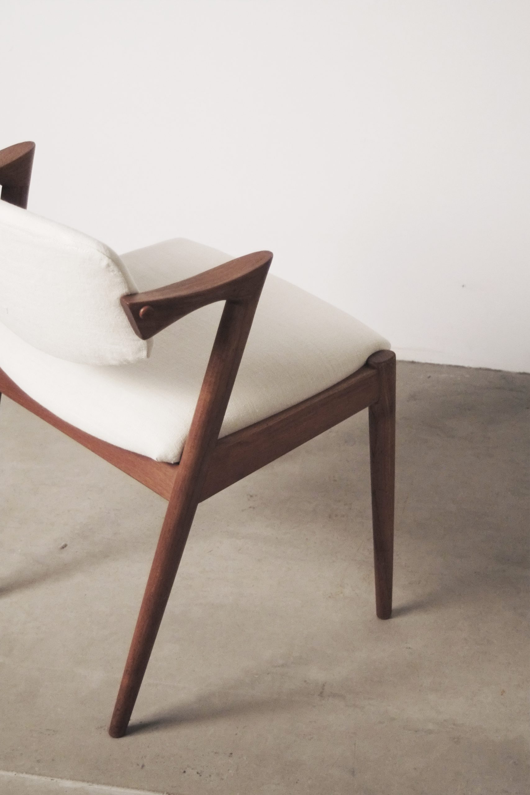 silla hecha a mano comoda de madera maciza exclusiva mid century calidad