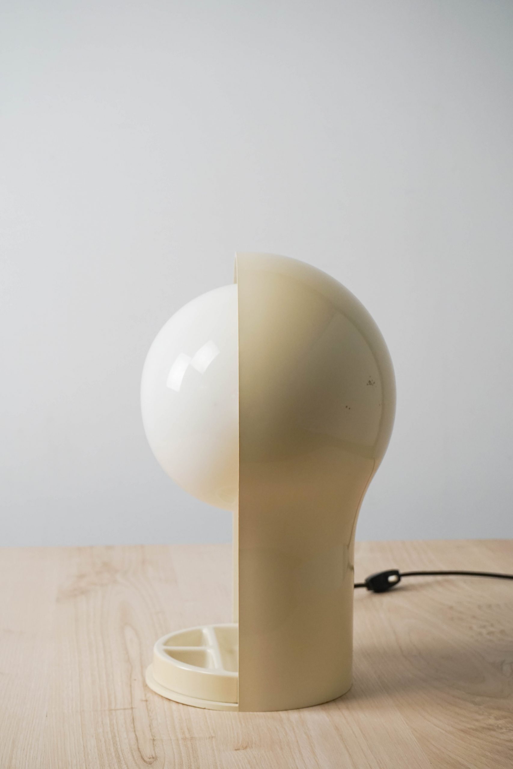 lampara de diseño plastico eclipse italiana