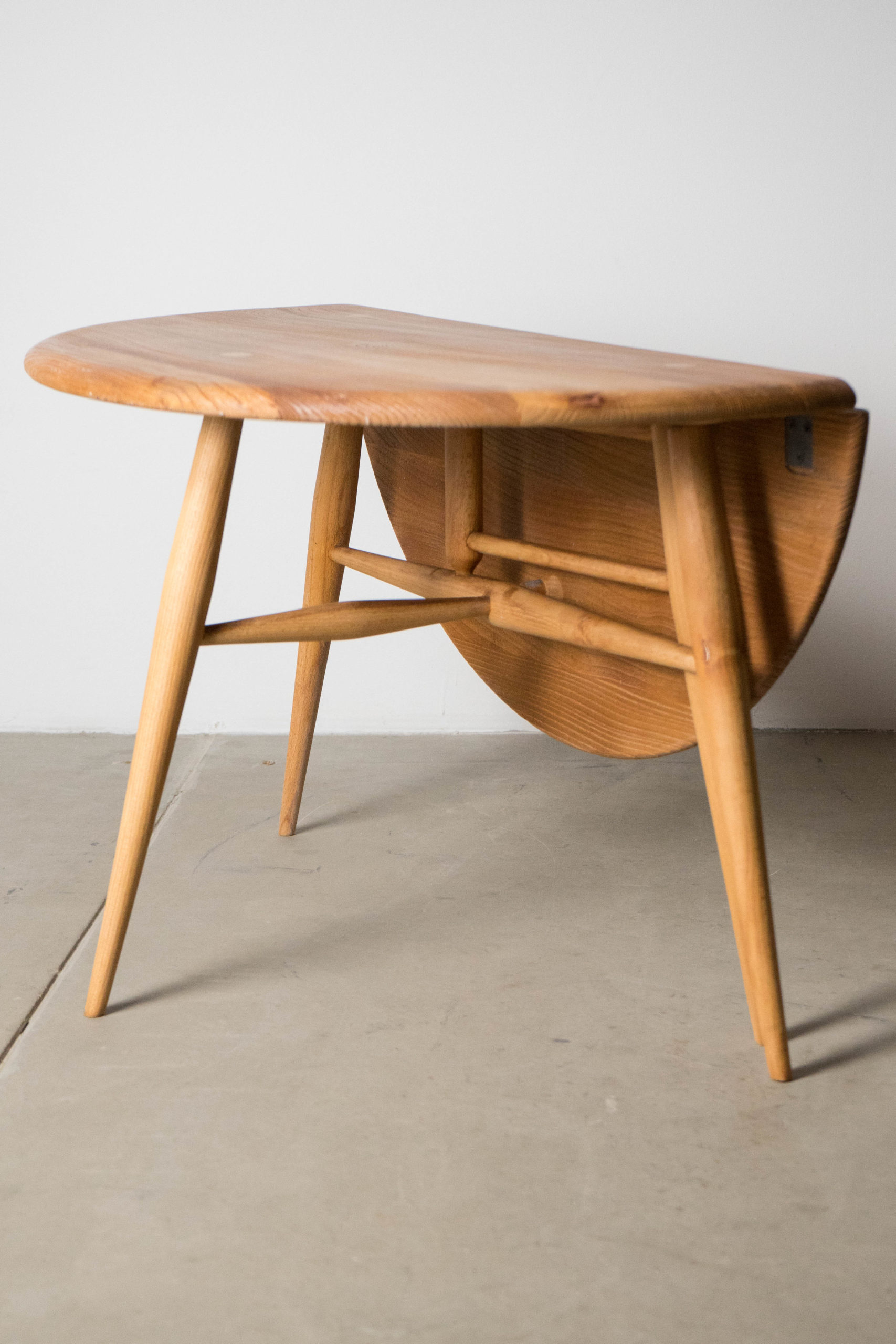mesa ercol auxiliar vintage de madera de olmo salon salita