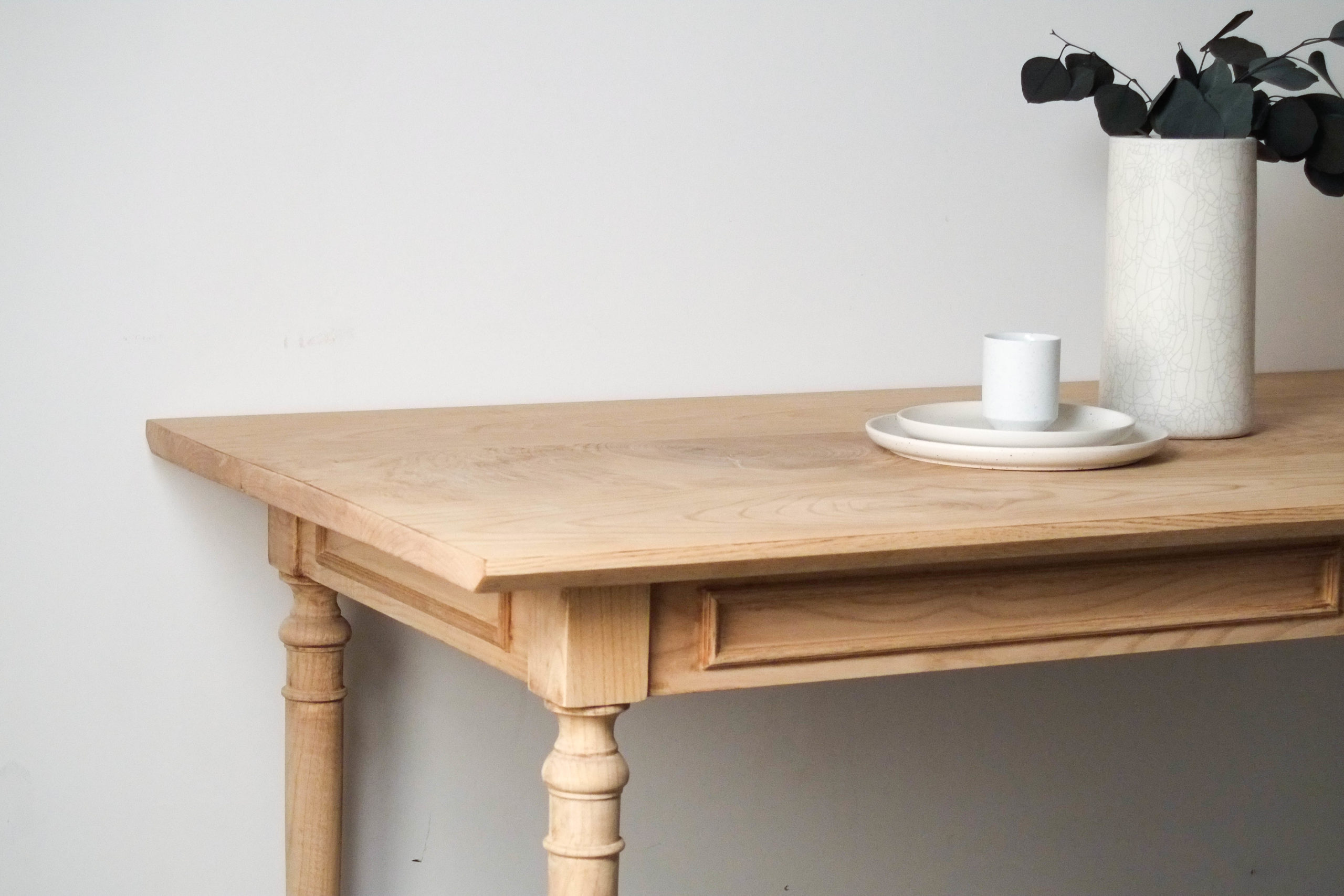 mesa de madera maciza de diseño calidad hecha a mano detalle