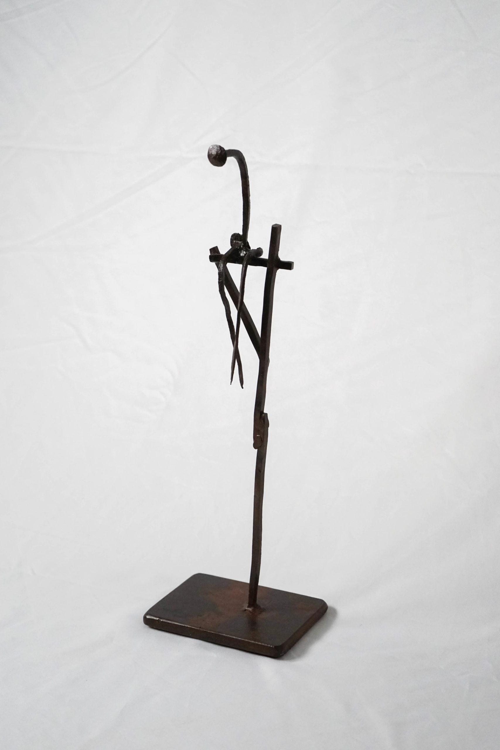 escultura emile gireau de metal
