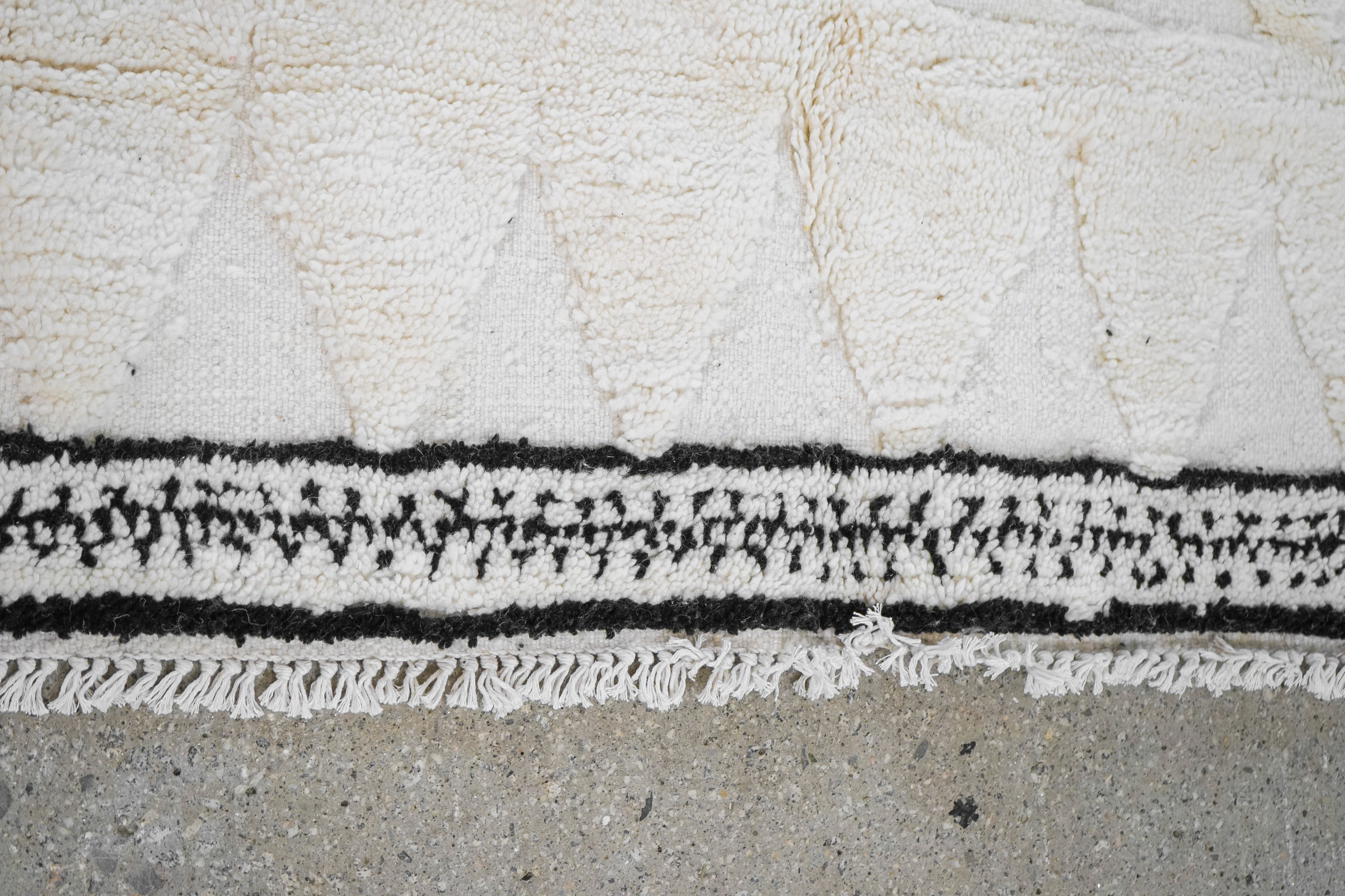 alfombra marroquí de lana blanca hecha a mano