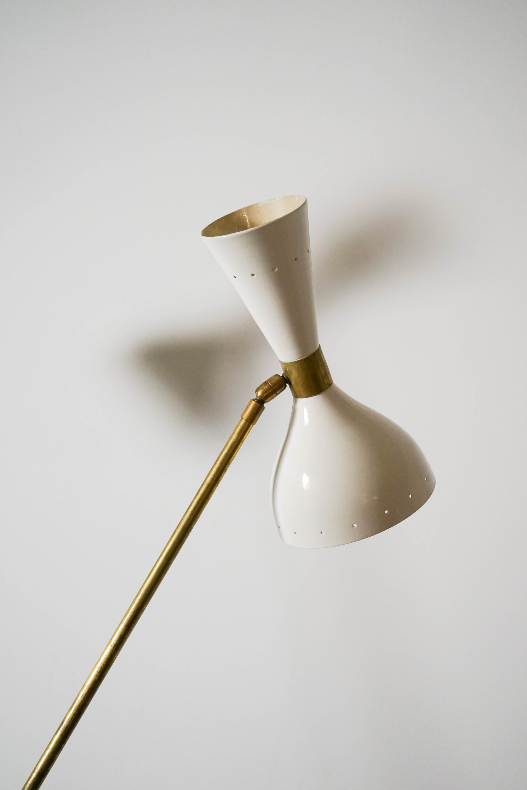 lampara de pie blanca de diseño